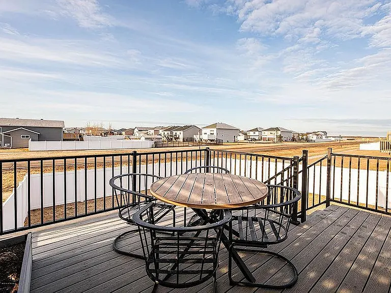 1063 Barnes Dr W — Photo 21