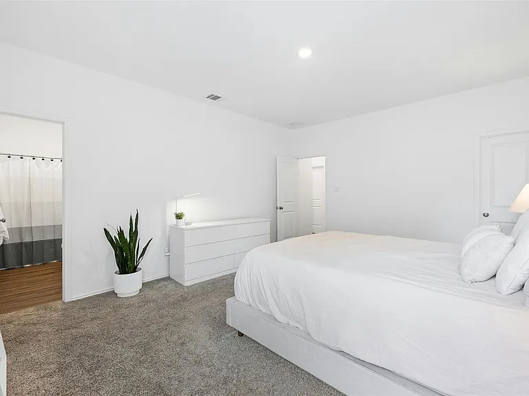 221 Barbary Coast Ln — Photo 18
