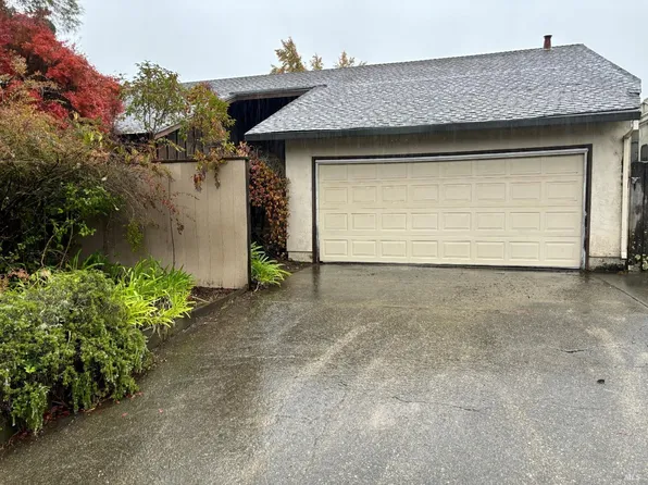 3477 Twin Oaks Court, Napa, CA 94558