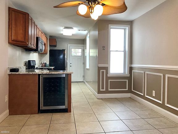 D566B633-84B0-4A12-AC4D-F8EF5E4334C7