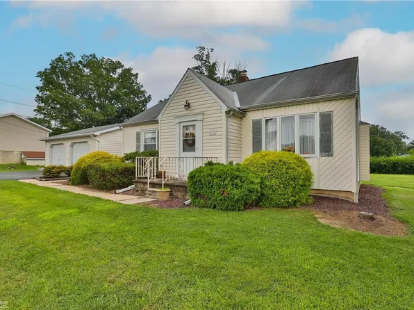 218 Oak St, Walnutport, PA 18088