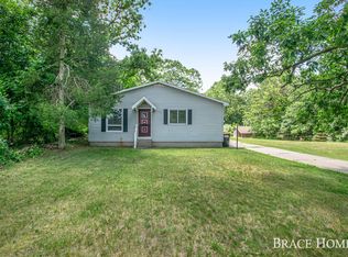 1835 Buttrick Ave SE, Ada, MI 49301