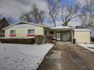 902 E Sunnycrest Dr, Urbana, IL