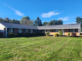 5064 S Main St, Akron, OH