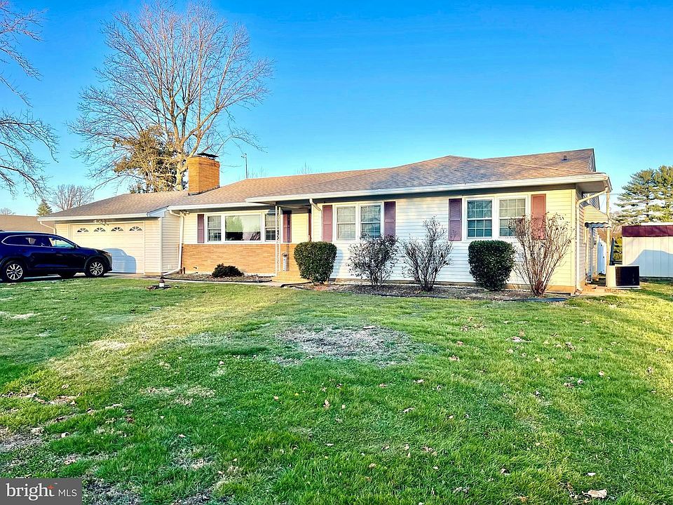 1st image of 1 Woods Dr