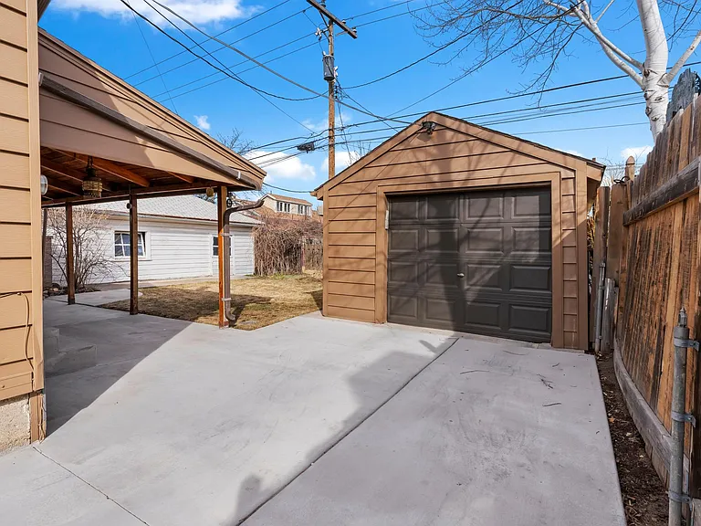 1465 E Redondo Ave S — Photo 22