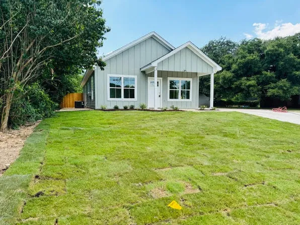 3900 N 26th St, Waco, TX 76708