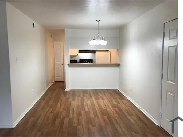 6067 Milton St, Dallas, TX