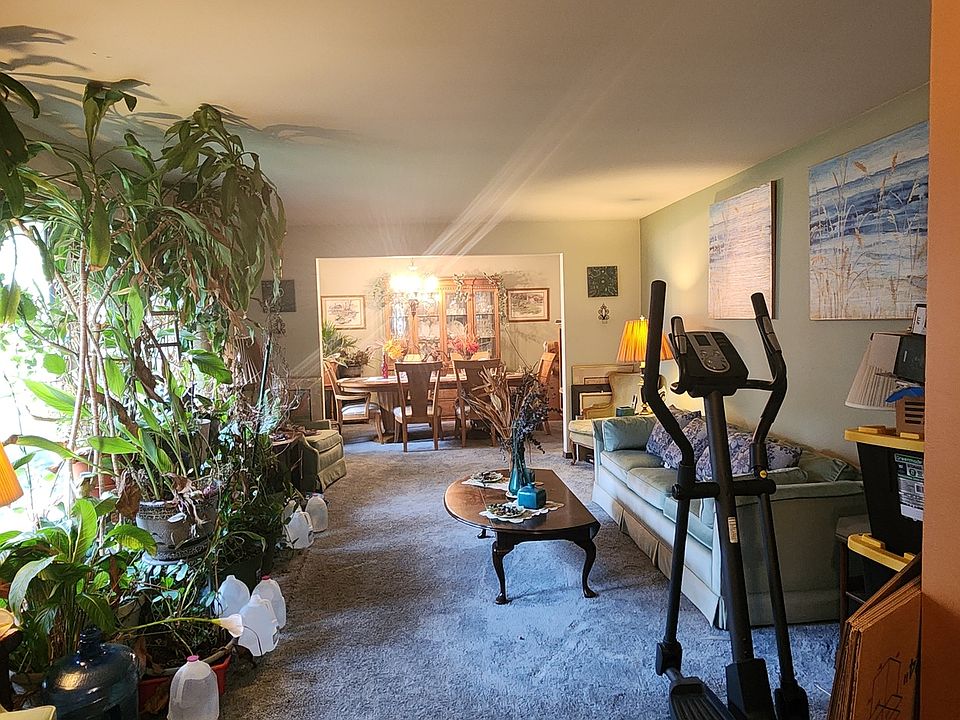 2nd image of 16722 Kimbark Ave