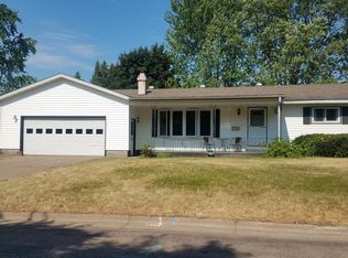 319 26th Pl N, La Crosse, WI 54601