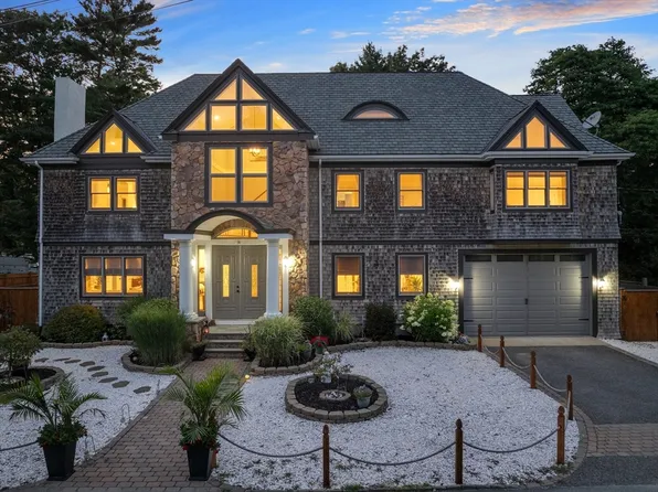 14 Marks Cove Rd, Wareham, MA 02571