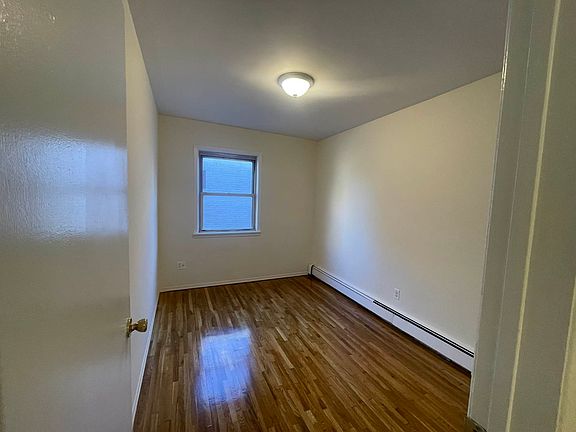4th image of 32-83 42nd St #3