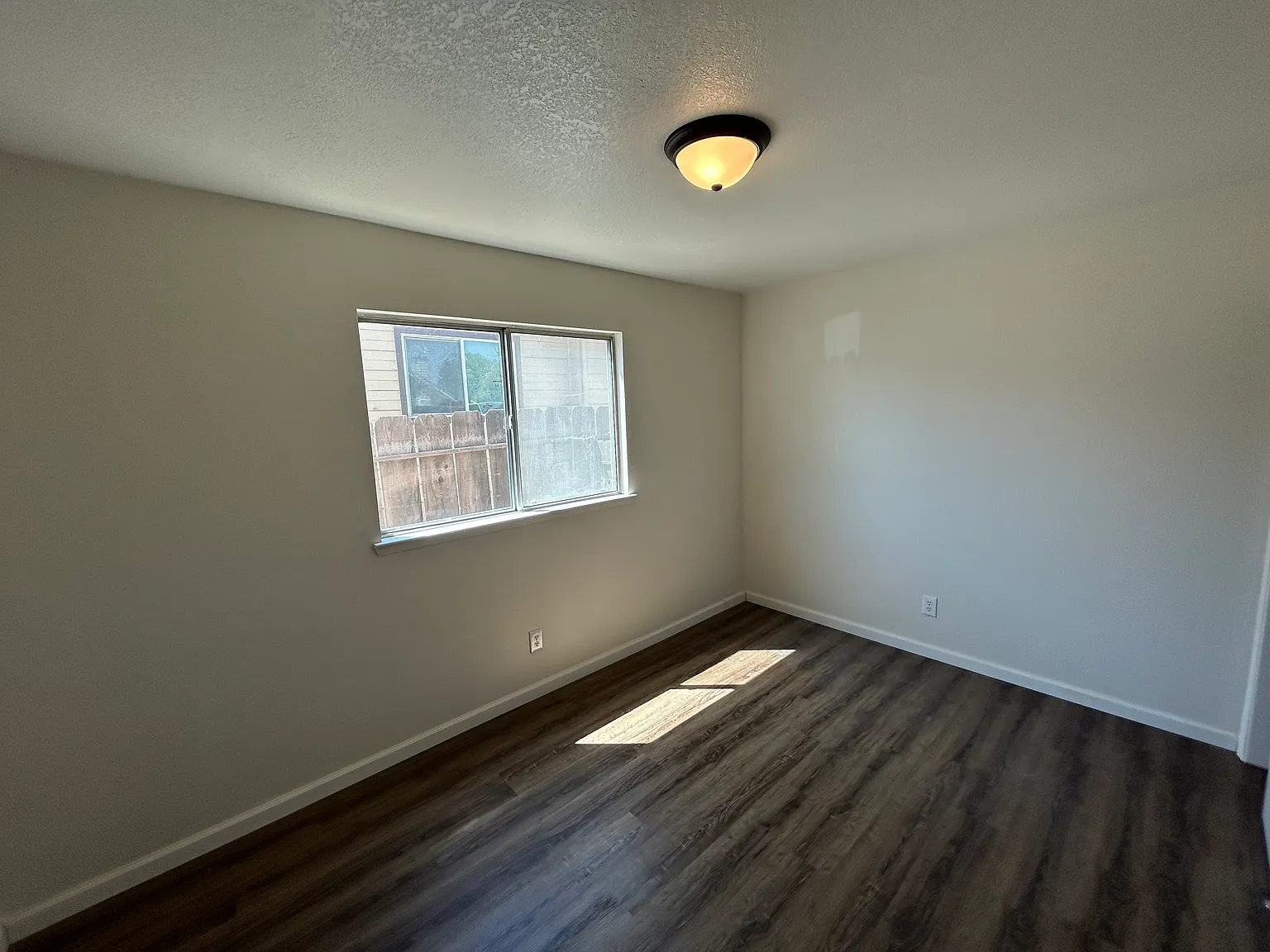 3 bed, 1.0 bath, 900 sqft, $1,495 — Photo 4