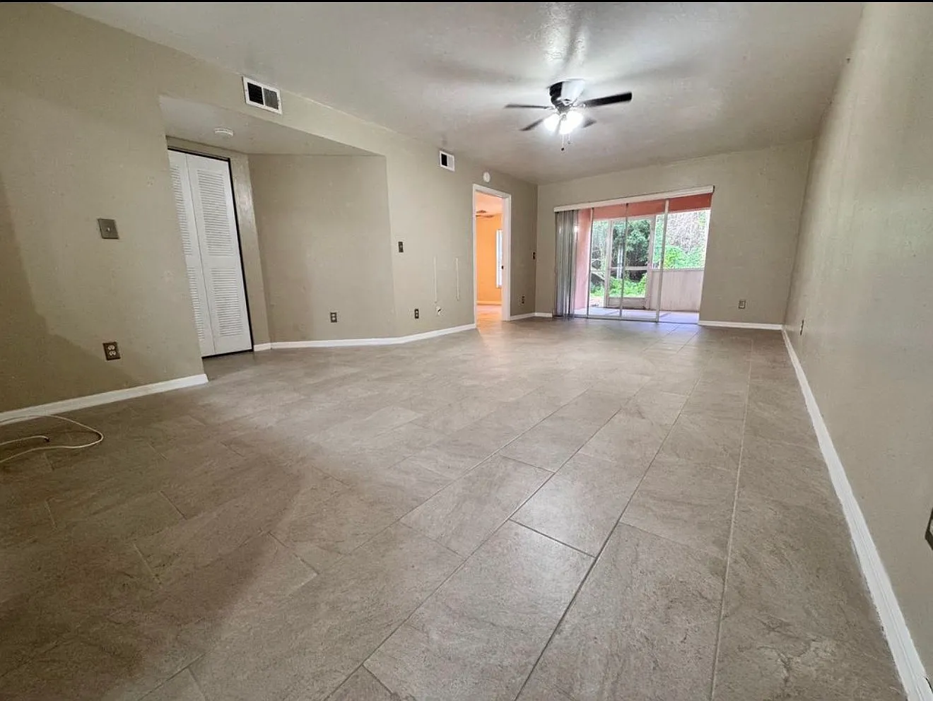 2 bed, 1030 sqft, $1,900 — Photo 4