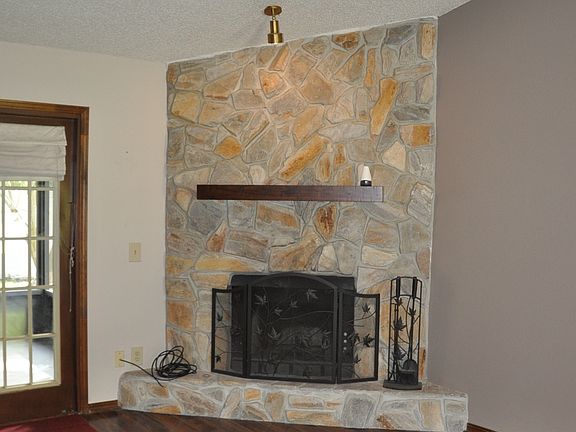 3rd image of 7212 Mimosa Grove Pl