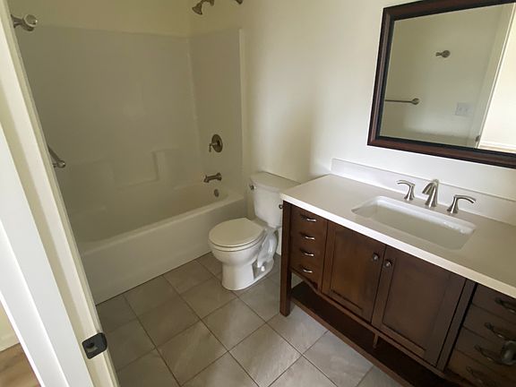 3rd image of 1545 West Ave #1