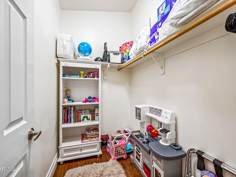 1817 E Willow Tree Ct — Photo 84