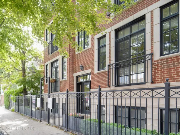 3220 N Damen Ave #3S, Chicago, IL 60618