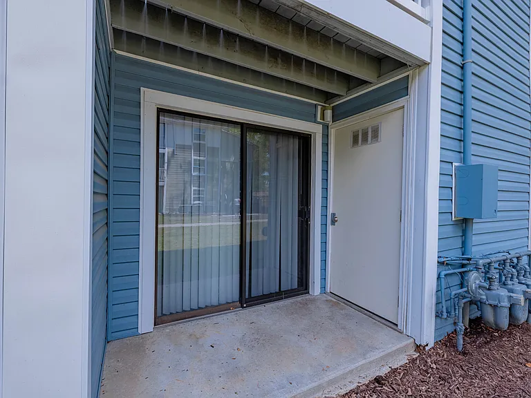 Village Green Apartment Homes — Photo 65
