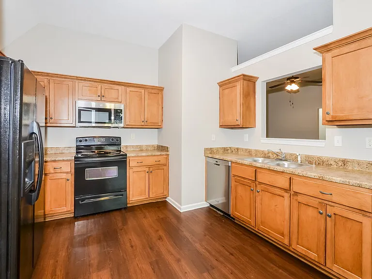 7916 Ridgedale Dr — Photo 8