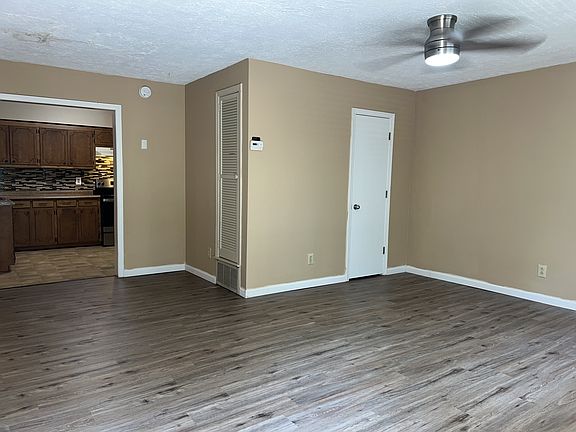 3rd image of 53 Nottingham Trl