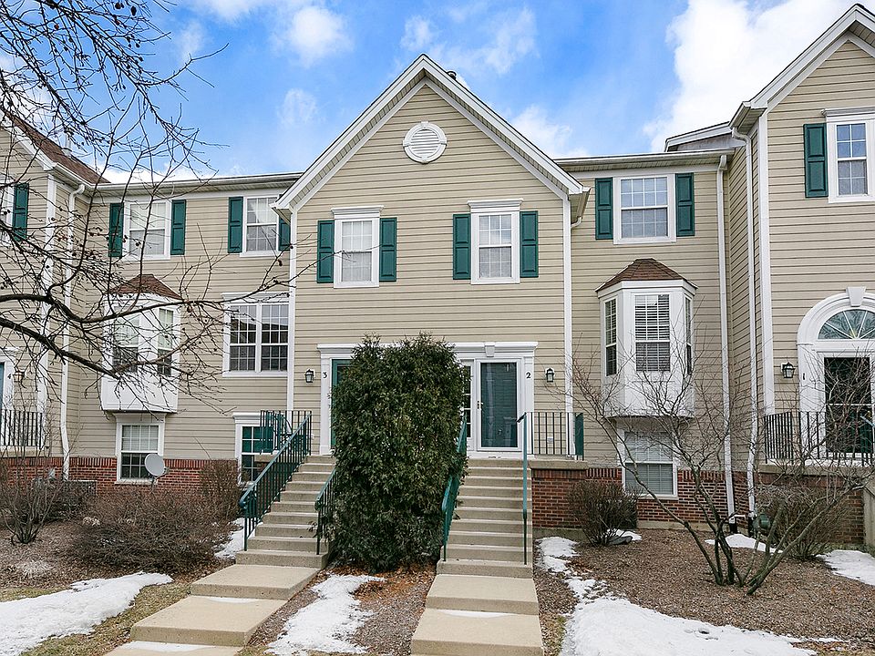 1st image of 2413 Courtyard Cir Unit 2