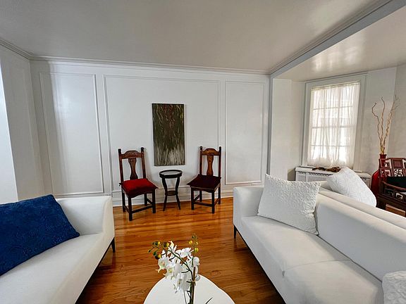 2nd image of 6931 S Crandon Ave #2B