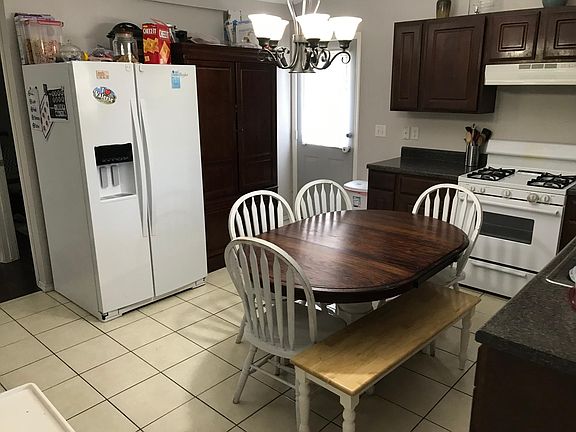4th image of 1062 S Nelson Dr