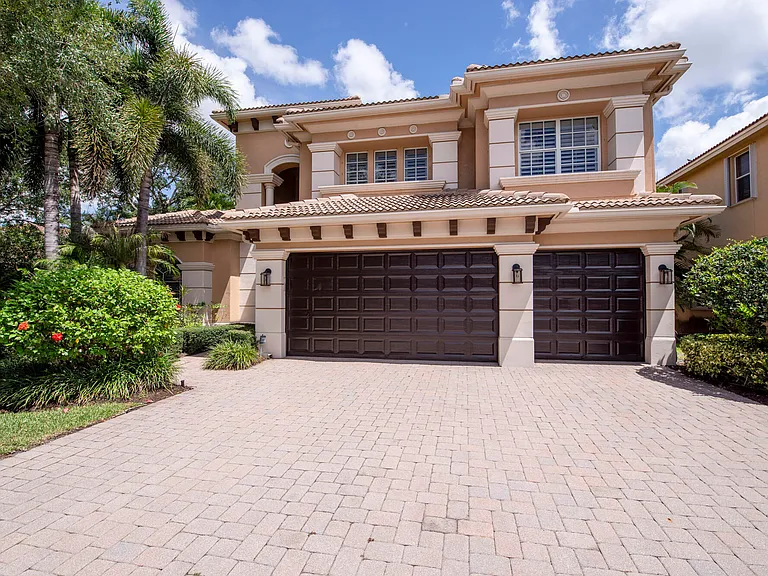 8801 Wellington View Dr — Photo 5