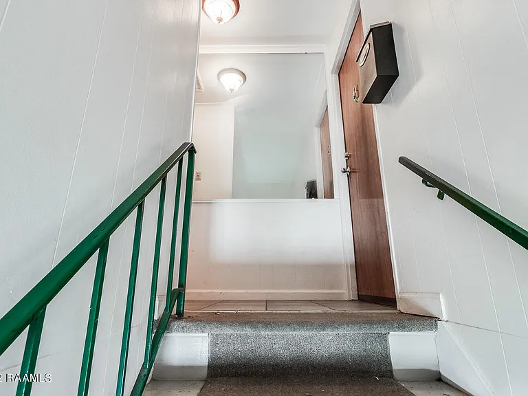 211 Versailles Blvd #10 — Photo 5