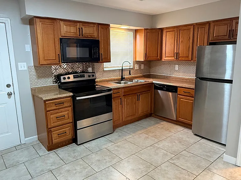 308 Park Ln #308 — Photo 9