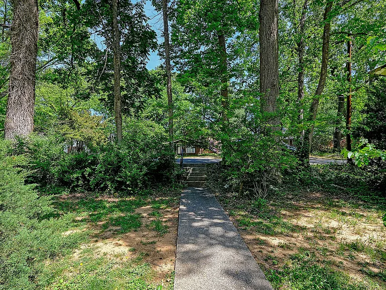 2525 Woodland Dr #A — Photo 17