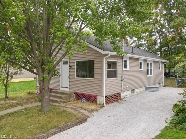 916 Cole Ave, Akron, OH 44306