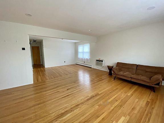 5th image of 1135 Stonewall Ln Floor 2