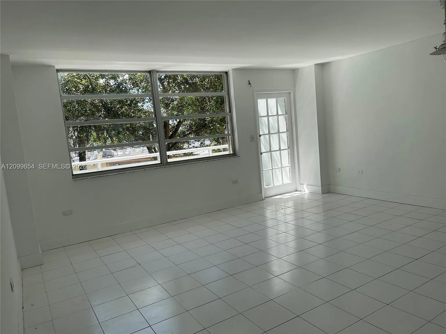 Burleigh House Condo — Photo 3