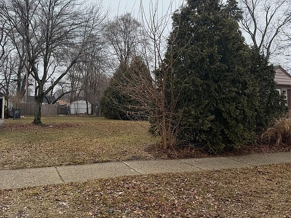 4th image of 34 E Madge Ave