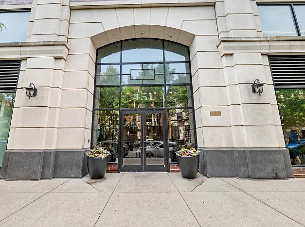 451 W Huron St #811 — Photo 1