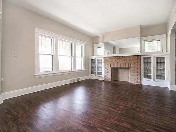 5th image of 15819 Parkgrove Ave #1