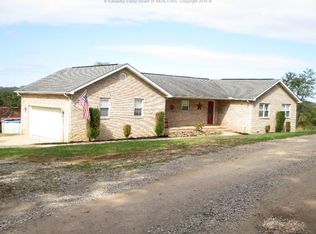 274 Pumpkin Vine Rd, Buffalo, WV 25033