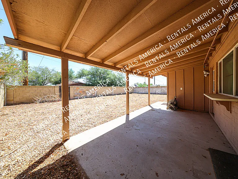 7901 E Kimsey Ln — Photo 32