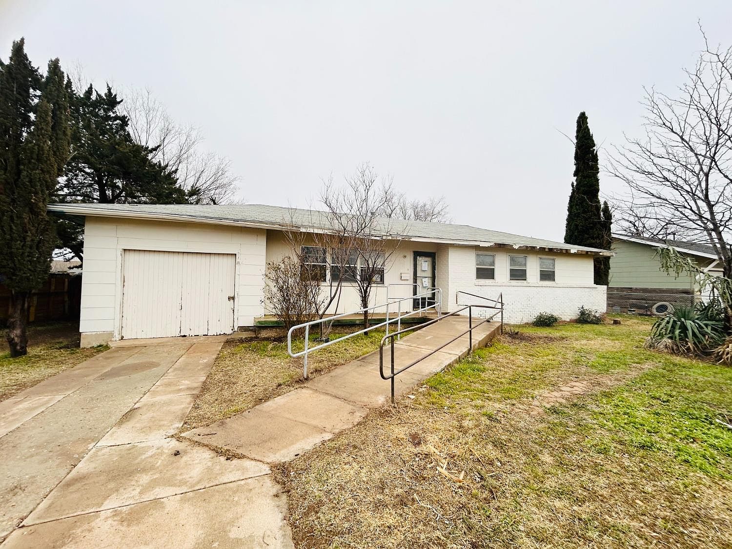 5617 Avenue B, Lubbock, TX 79404 | Zillow