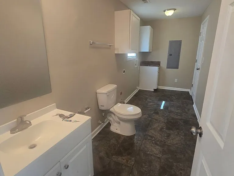 601 Huger St — Photo 7