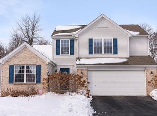 7482 Old River Dr, Blacklick, OH 43004