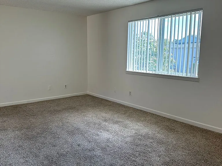 452-Trinity Apartments — Photo 12