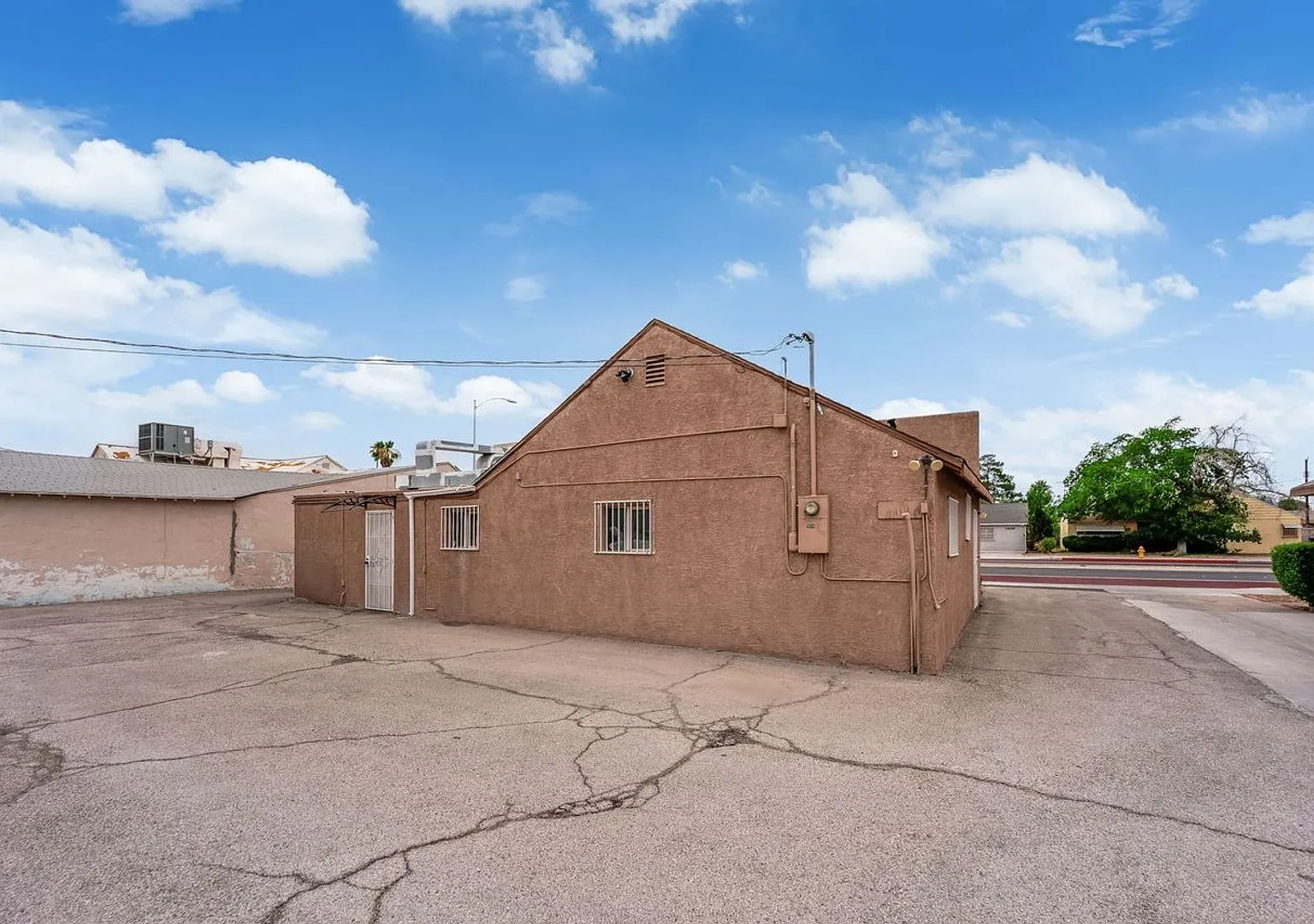 Prime Las Vegas Office Space 1404 S. Maryland Pkwy — Photo 2