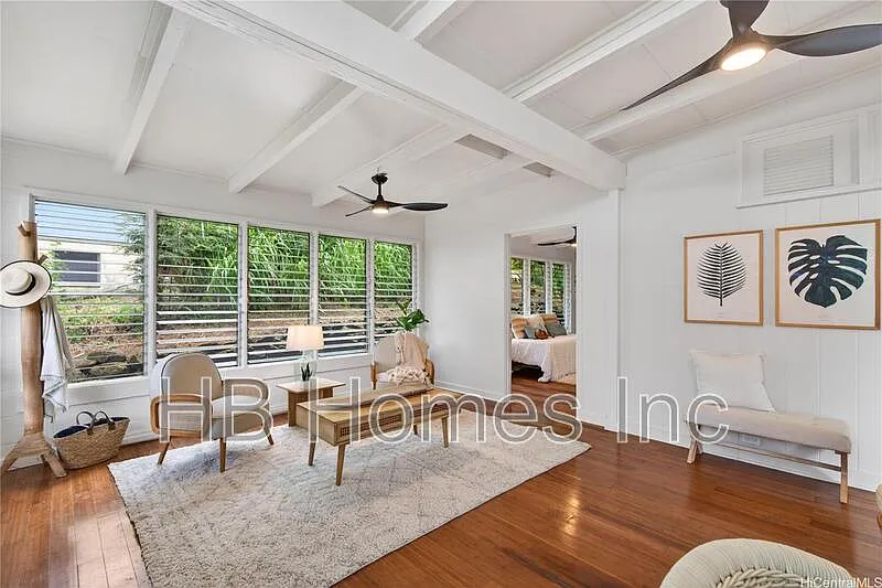3 bed, 2.0 bath, 1128 sqft, $4,100 — Photo 3