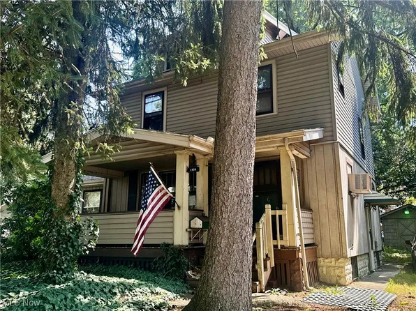 1039 Neptune Ave, Akron, OH 44301