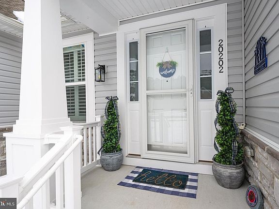 3rd image of 20202 Greythorne Ln