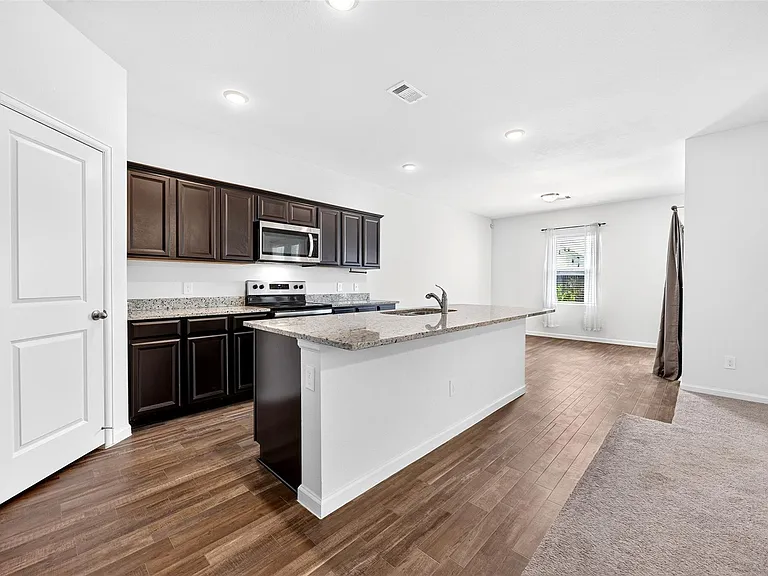 1024 Banyon Tree Ln — Photo 21