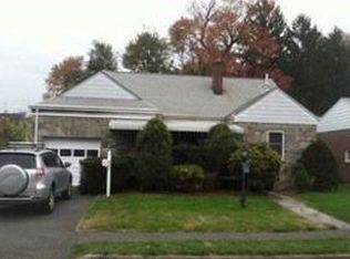 18-05 Split Rock Rd, Fair Lawn, NJ 07410